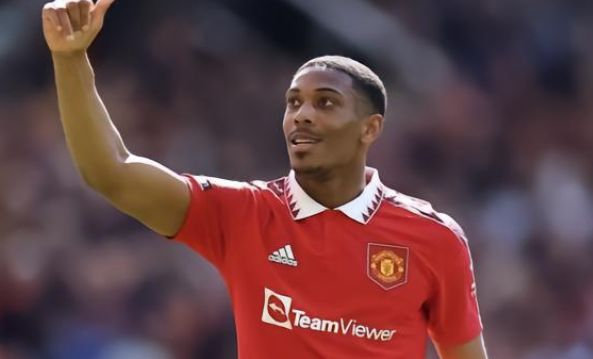 球員紛紛展 球員紛紛展